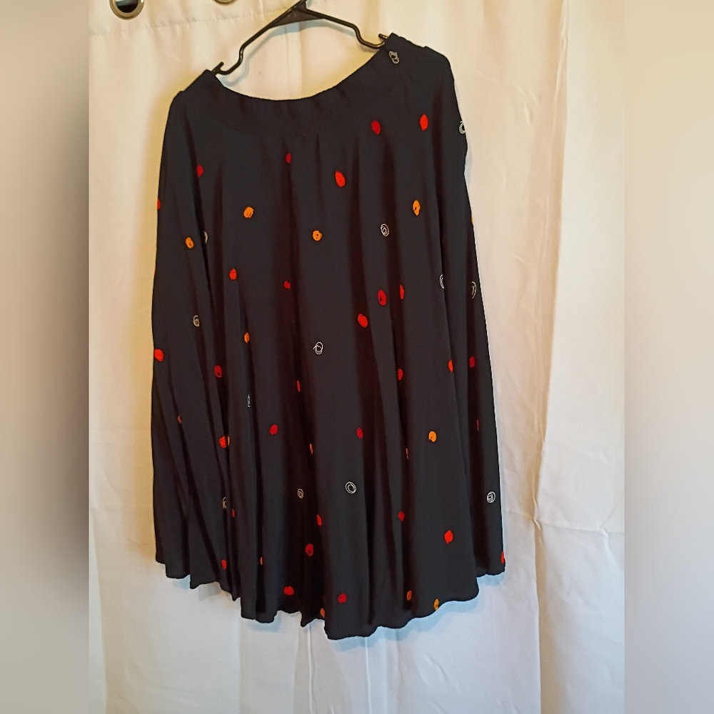 Jones New York Black Skirt with Red and Orange Accents Size 16.